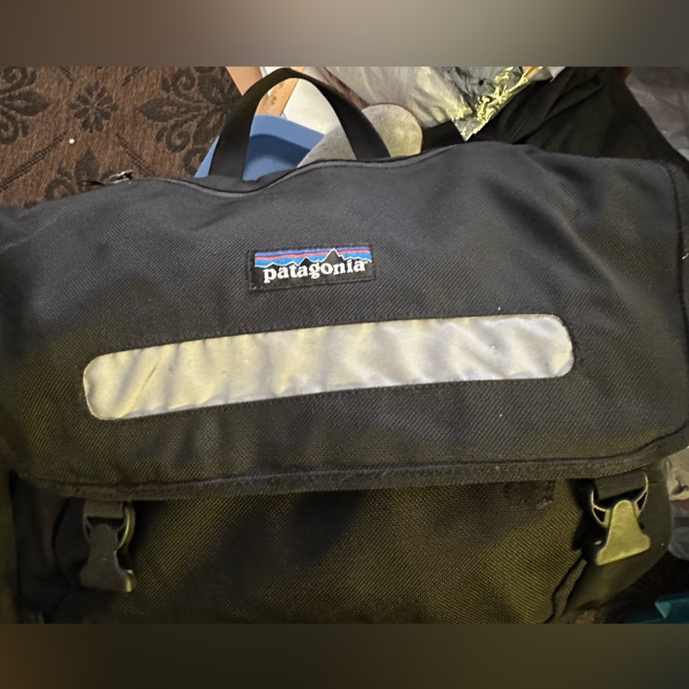 Patagonia Half-Mass Black Messenger Bag
